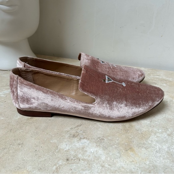 Banana Republic Women's Velvet Loafers in Pink with Martini appliqué 9.5 EUC! - Picture 9 of 11
